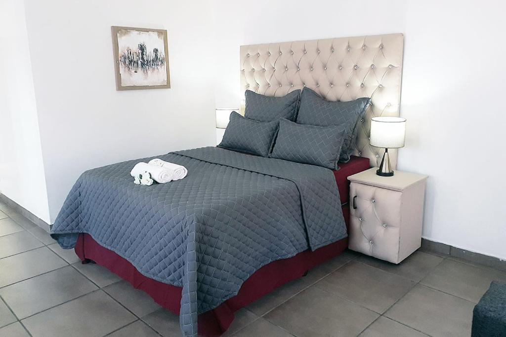 Queens Palace Pretoria-Noord エクステリア 写真
