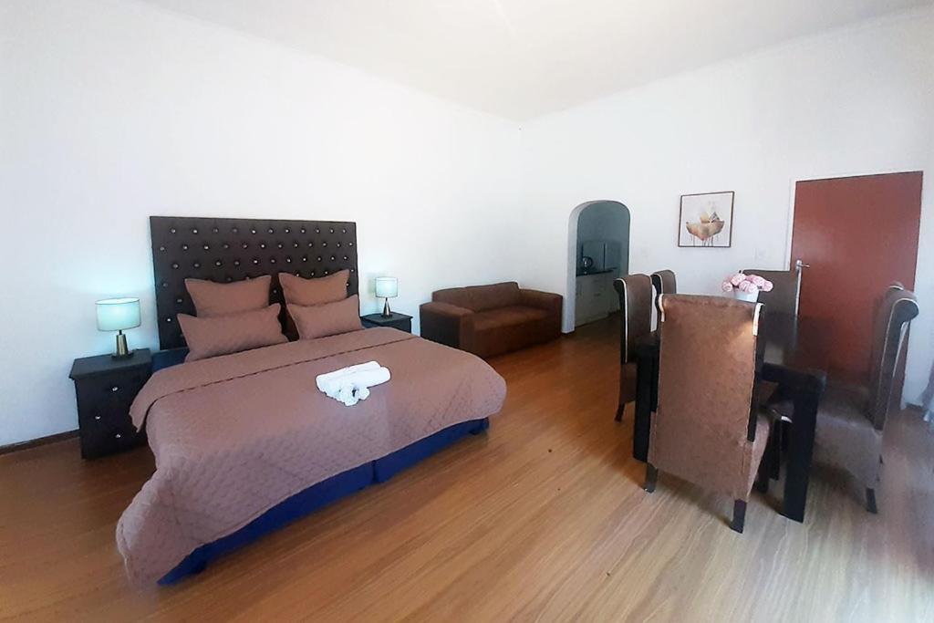 Queens Palace Pretoria-Noord エクステリア 写真