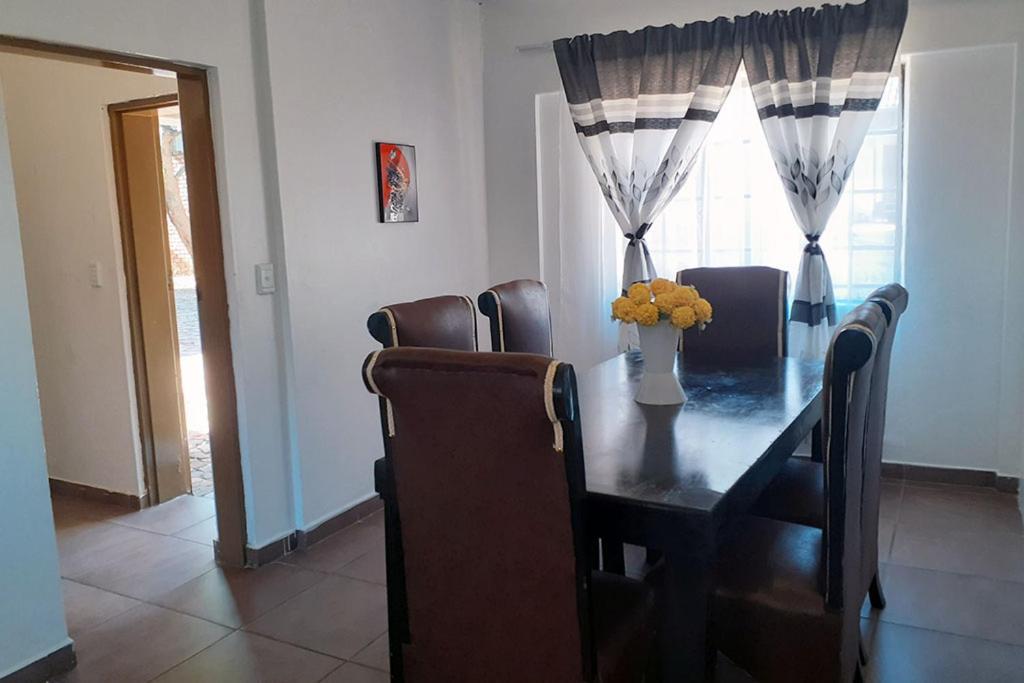 Queens Palace Pretoria-Noord 部屋 写真