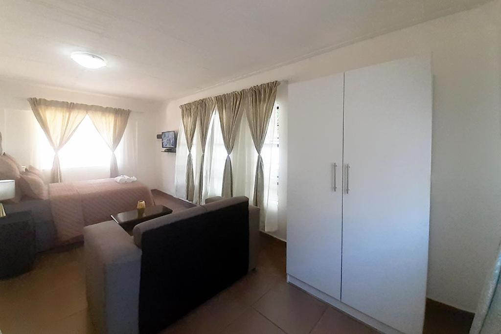 Queens Palace Pretoria-Noord 部屋 写真