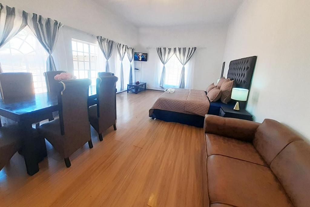 Queens Palace Pretoria-Noord 部屋 写真